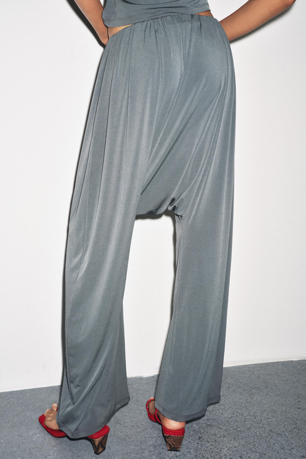 CREPE TROUSERS - Zara фото 14