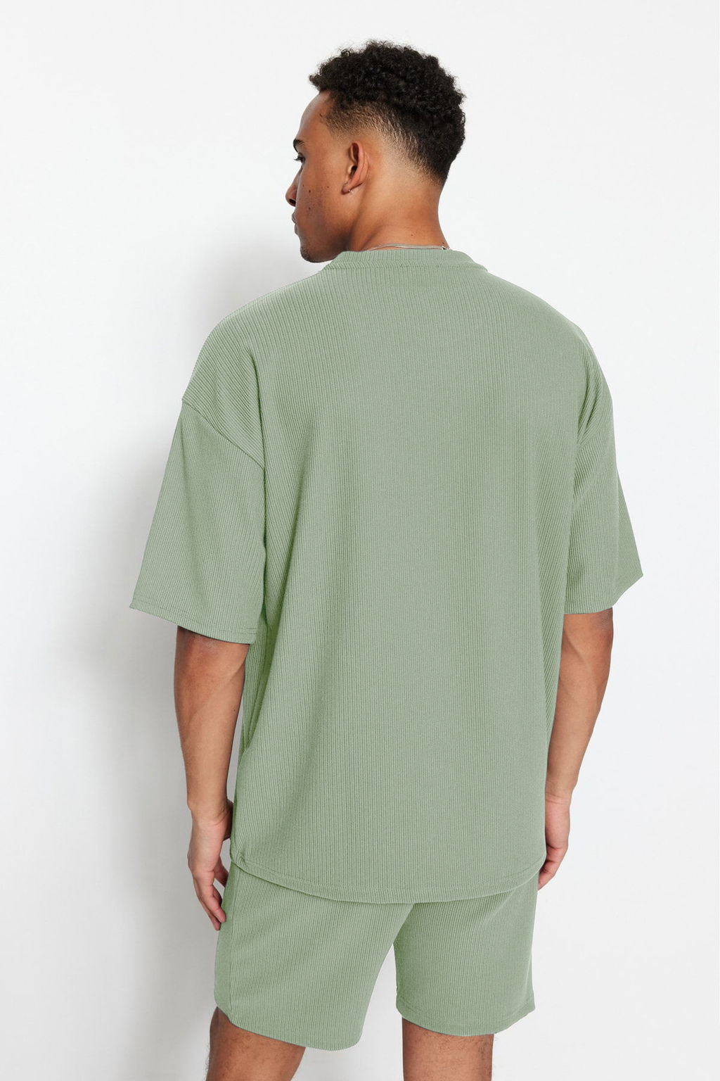 TRENDYOL MAN Kahverengi Premium Oversize Bisiklet Yaka K?sa Kol Dokulu K?r?smaz Ottoman T-Shirt TMNSS23TS00081 - Trendyolmilla фото 43