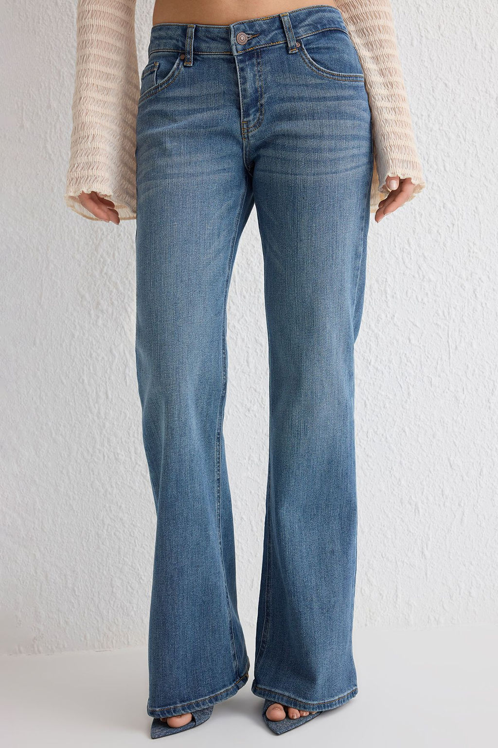 Mavi Dusuk Bel Comfort/Esnek Flare Jeans TWOSS25JE00105 - Trendyolmilla фото 3