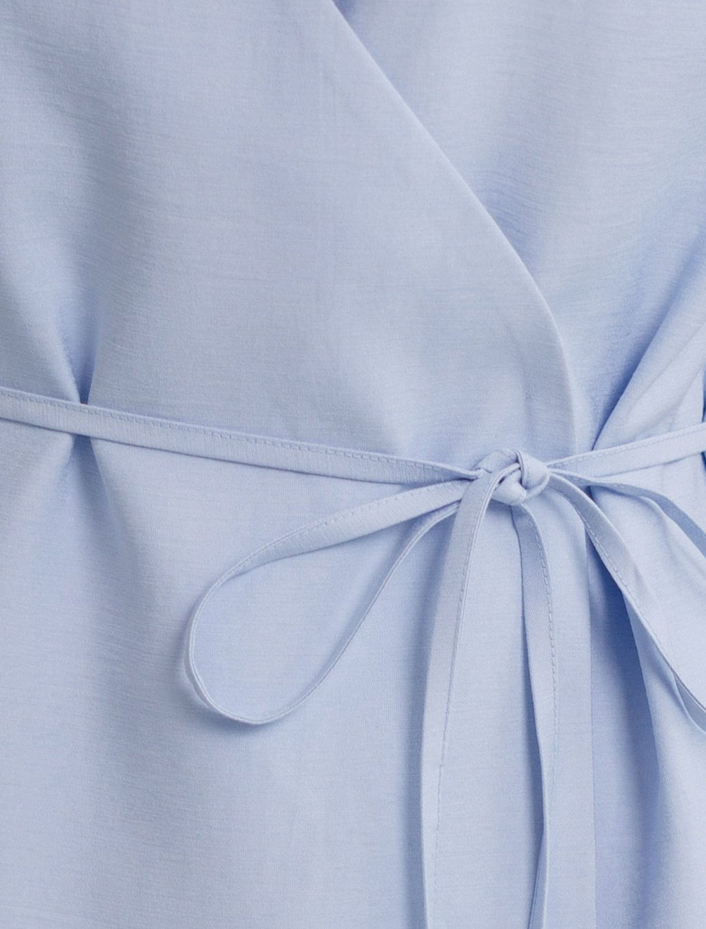 Жилет на запАх с поясом из плотного лиоцелла