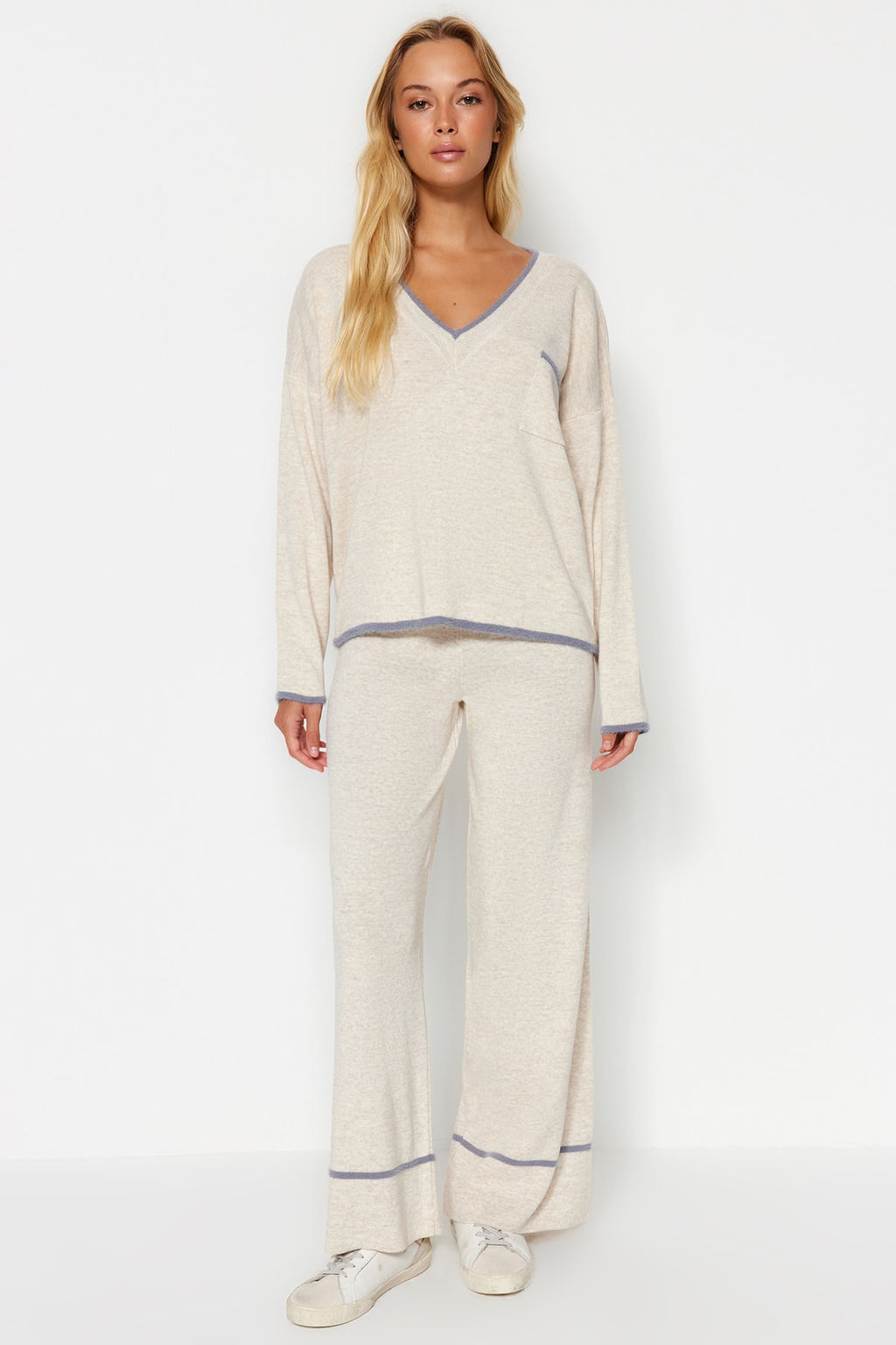 Bej Genis Kal?p Tuylu Iplik Triko Alt-Ust Tak?m TWOAW24AU00099