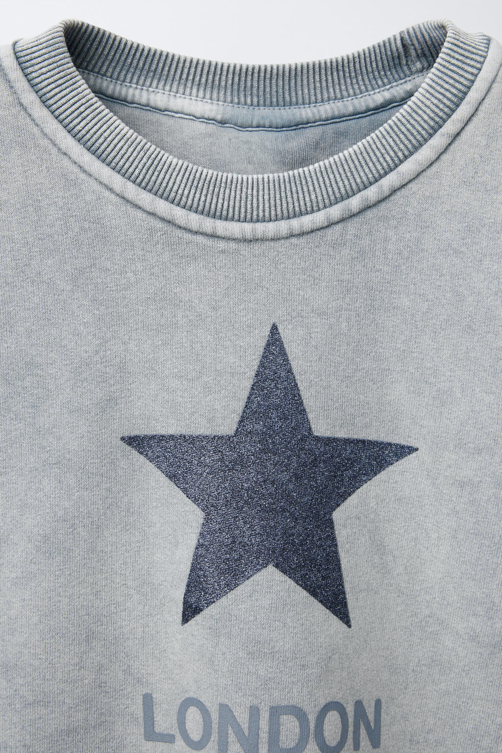 FADED-EFFECT SWEATSHIRT WITH SHINY STAR - Zara фото 3