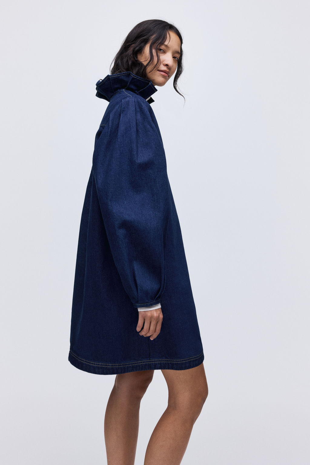 Vestido en denim con cuello de volante - H&m фото 2
