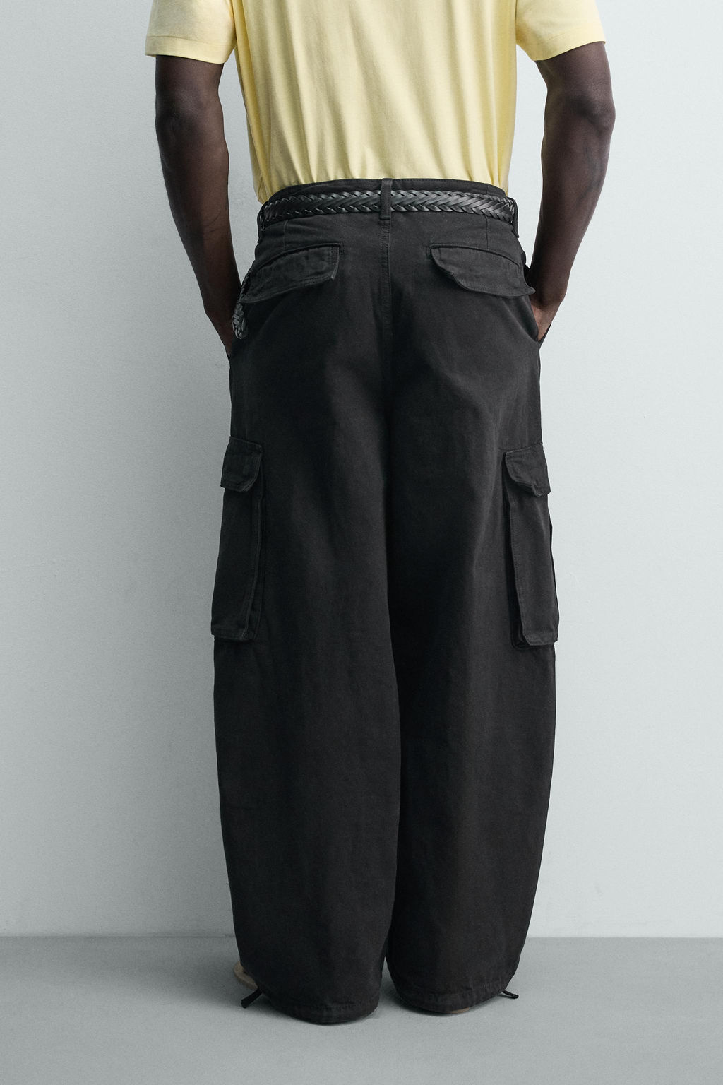 PANTAL?N CARGO BALLOON FIT / Negro
