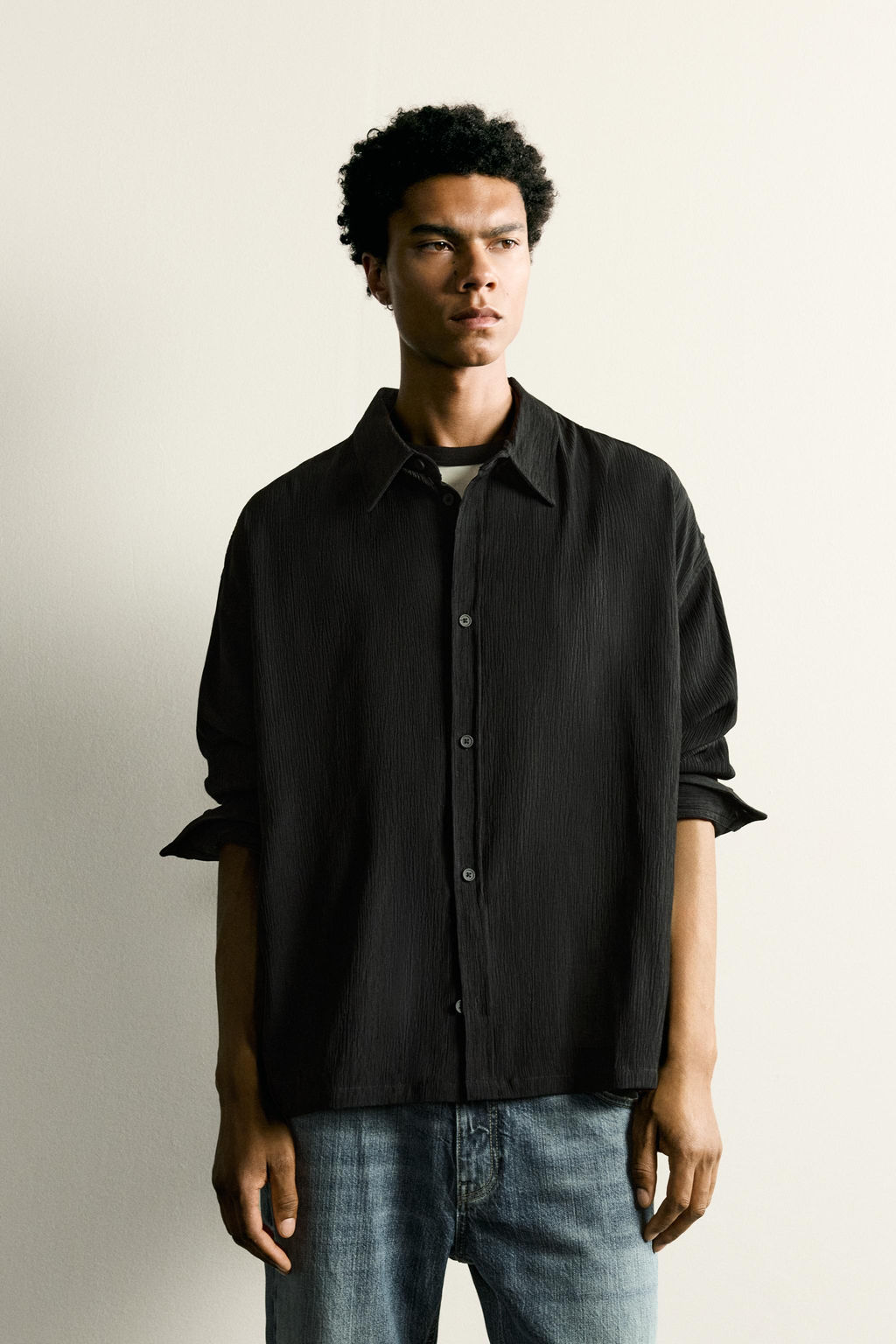 SOBRECAMISA RELAXED FIT RELIEVE / Negro - Zara фото 2