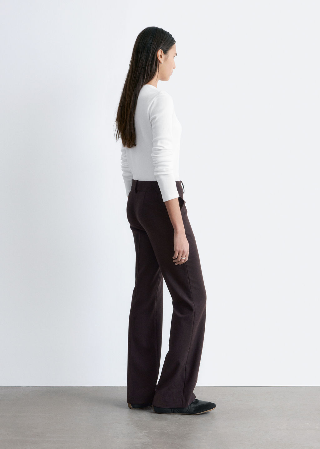 Pantalones acampanados con pliegues marcados - H&m фото 4