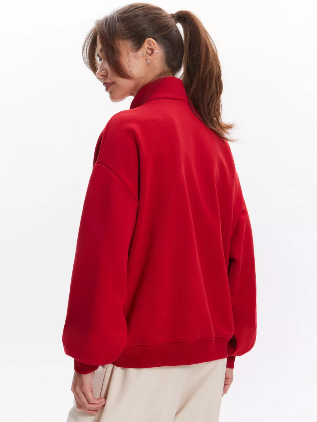 Свитшот с воротником на молнии