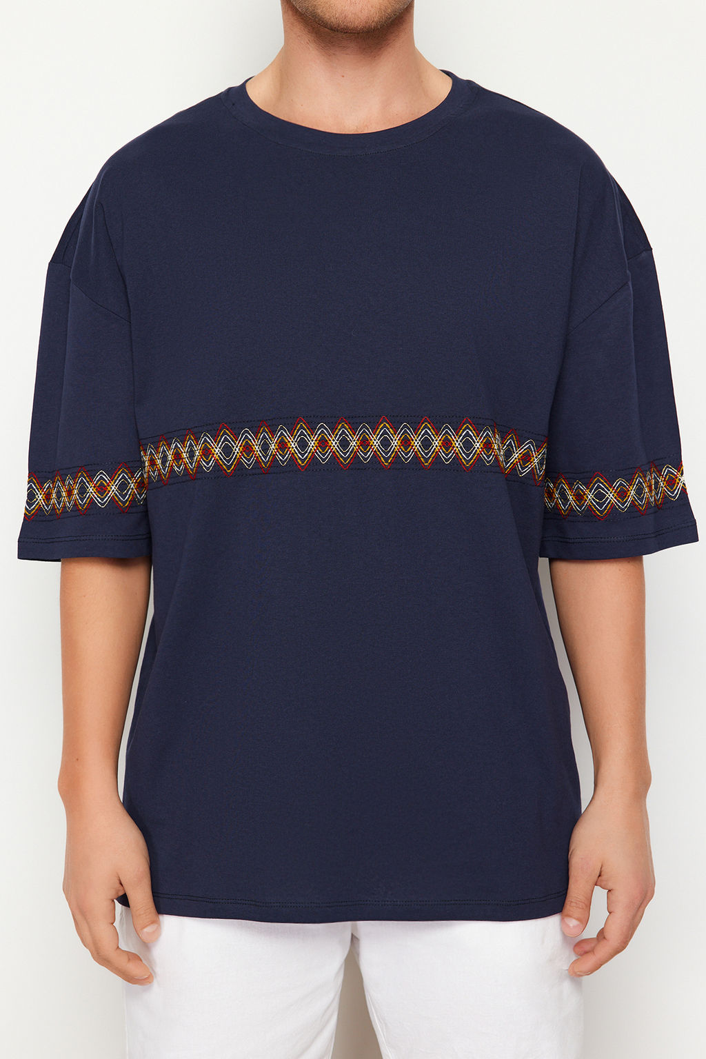 TRENDYOL MAN Tas Oversize/Genis Kesim K?sa Kollu Islemeli %100 Pamuklu T-Shirt TMNSS21TS1889 - Trendyolmilla фото 5