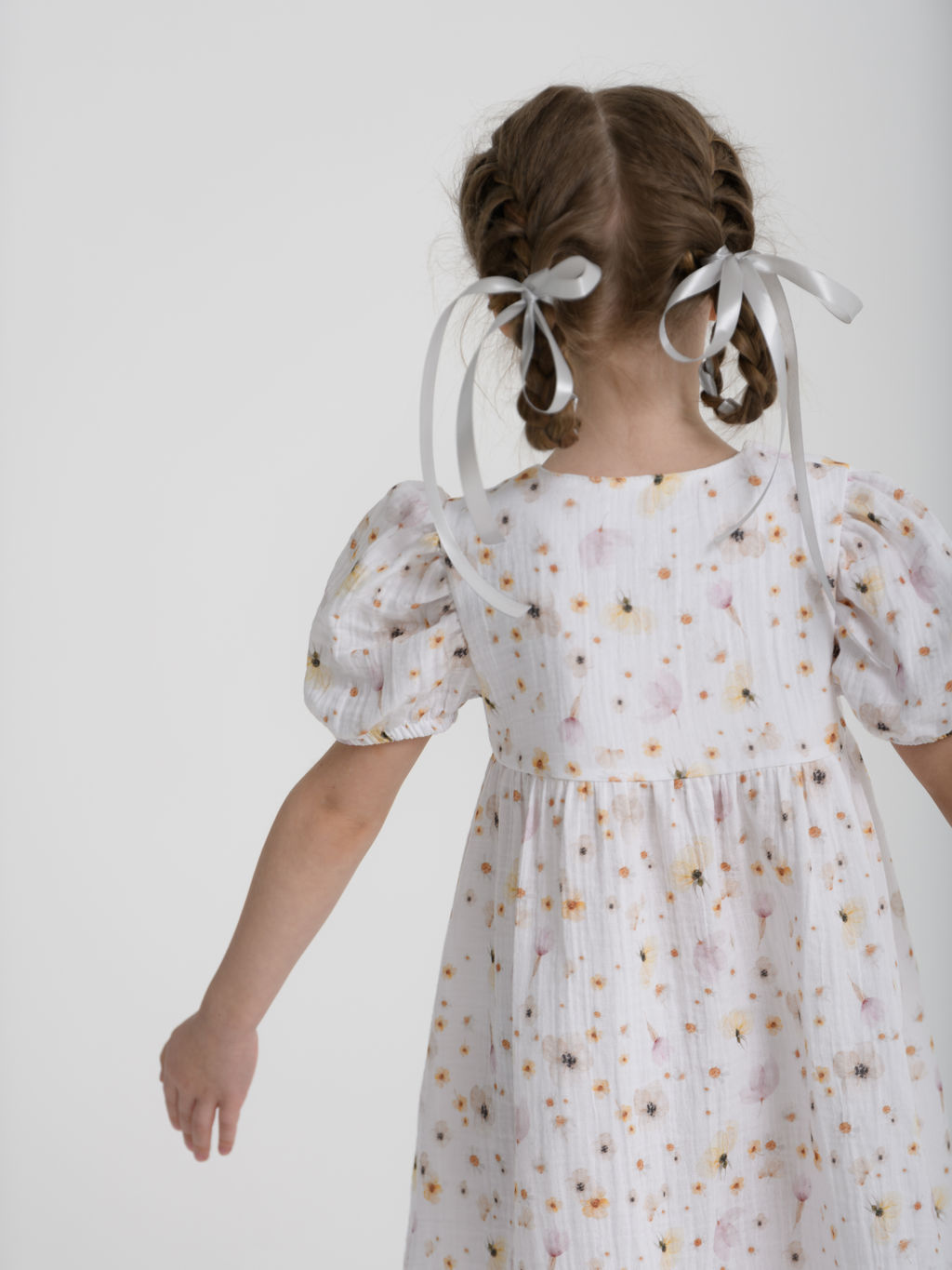 Платье для девочки на пуговицах, белый/цветочек - Lesi kids фото 11