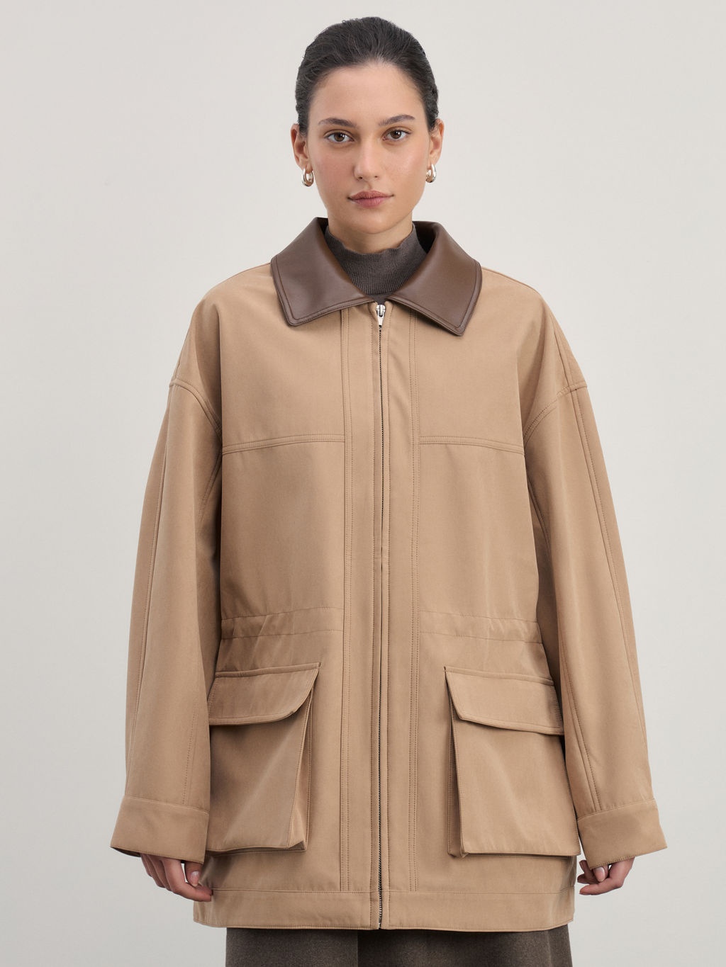 Куртка с накладными карманами и акцентным воротником / Zarina  фото 4