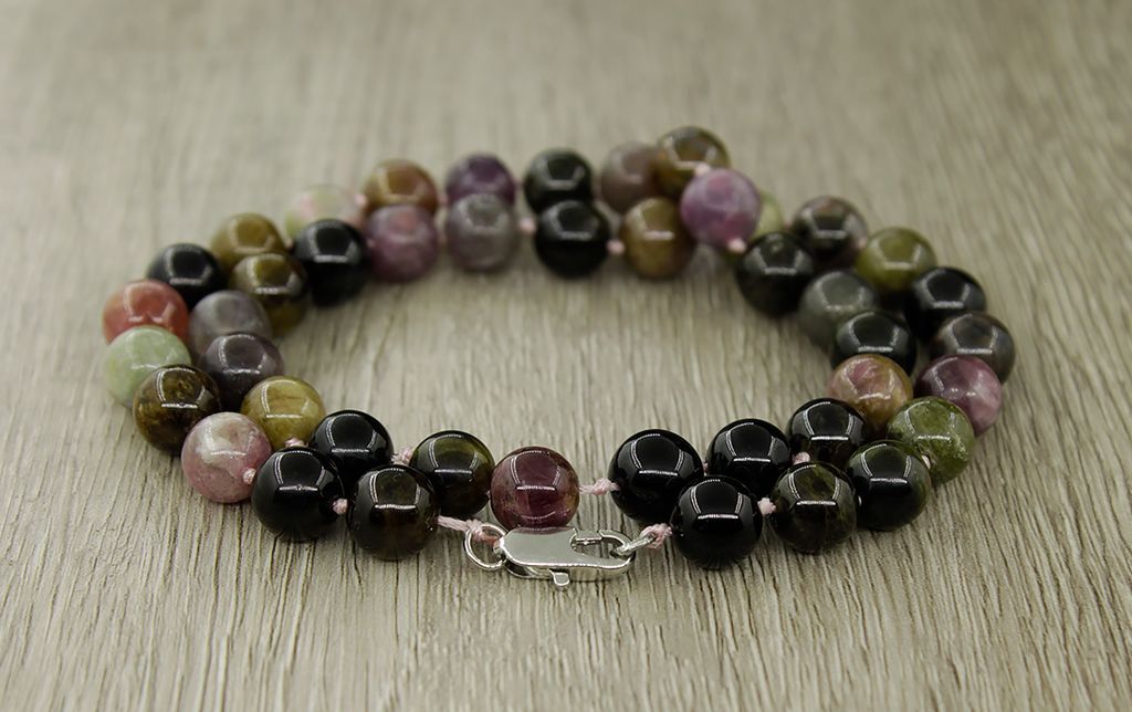 Турмалин (Индия), круглые бусины 9мм, бусы длиной 46см