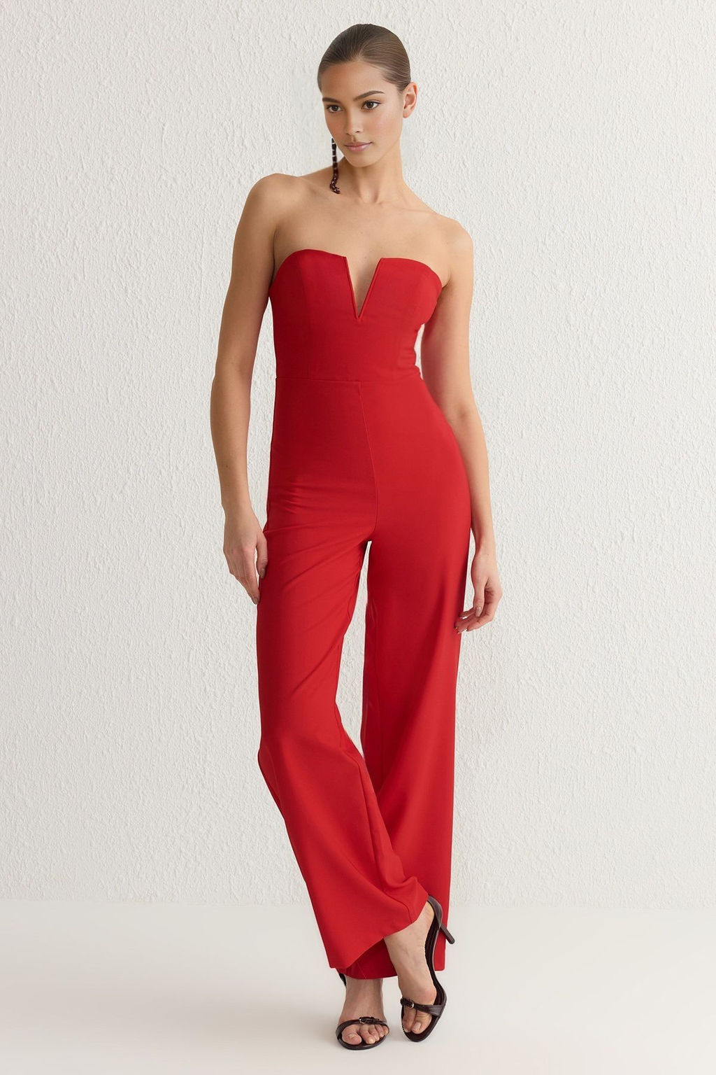 TRENDYOLMILLA Siyah V Yaka Straplez Dokuma Tulum TPRSS25TU00004  фото 3