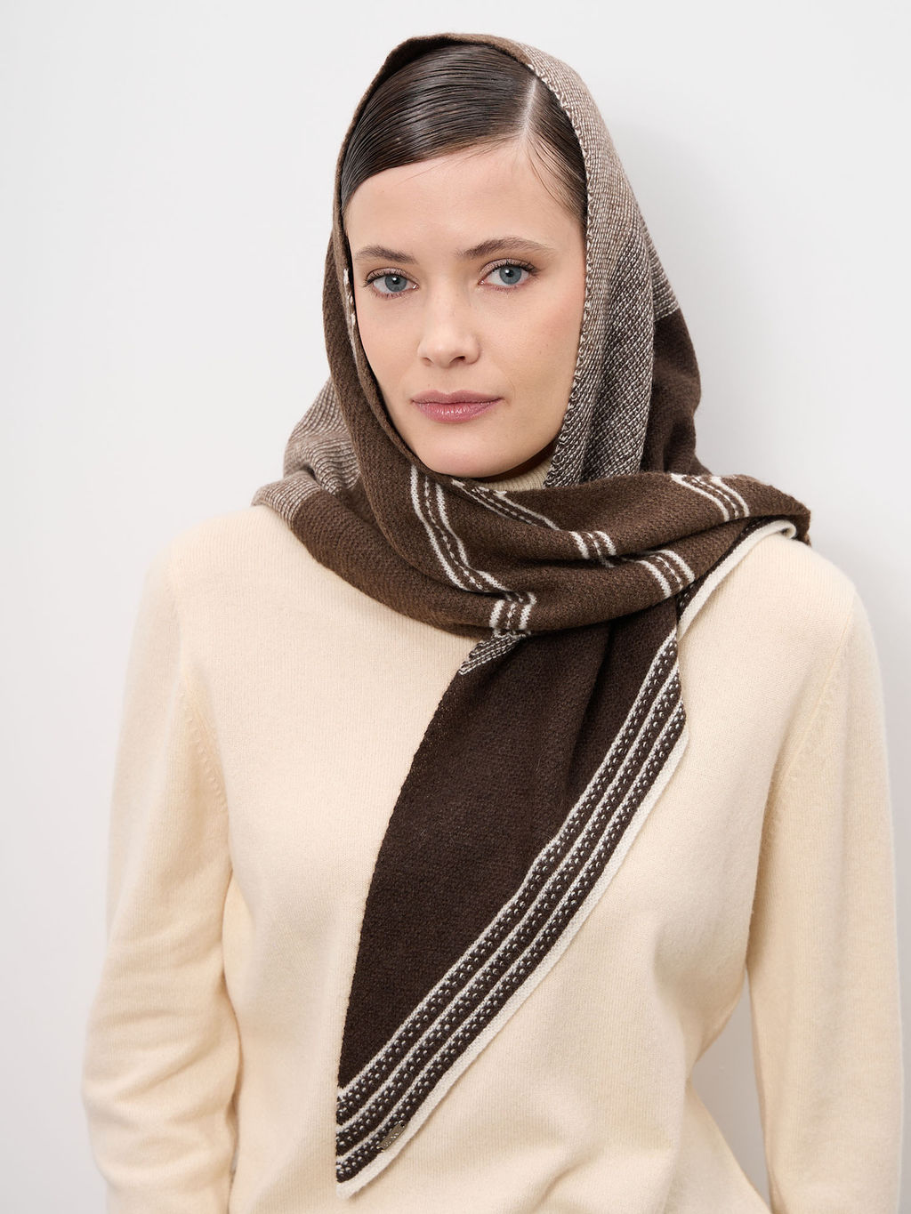 Платок из кашемира и пуха 09081 коричневый
