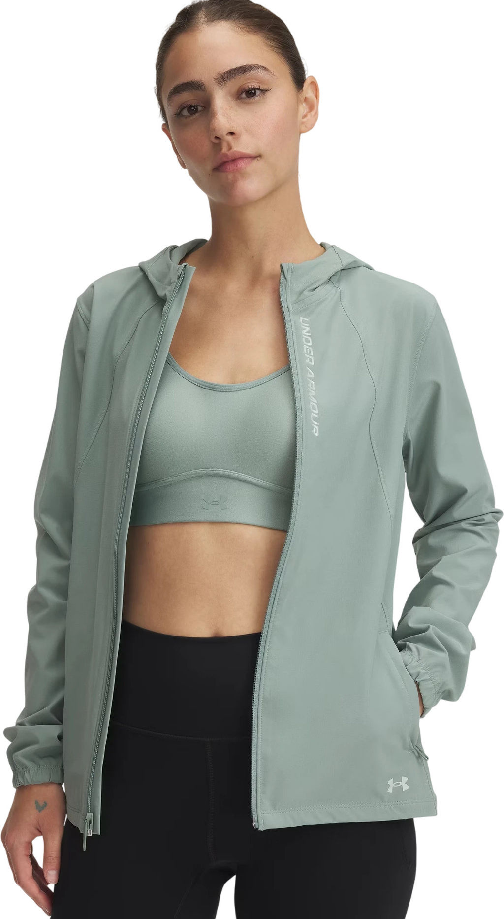 Ветровка женская