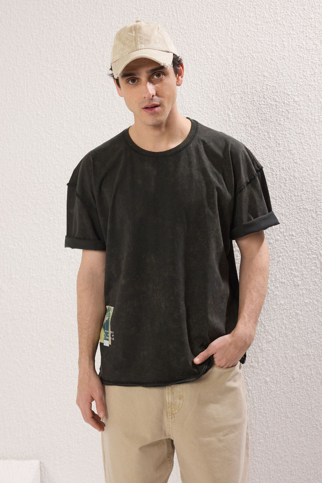 TRENDYOL MAN Siyah Oversize/Genis Kesim Dikis Detayl? Bask?l? T-Shirt TMNSS25TS00101 - Trendyolmilla фото 3