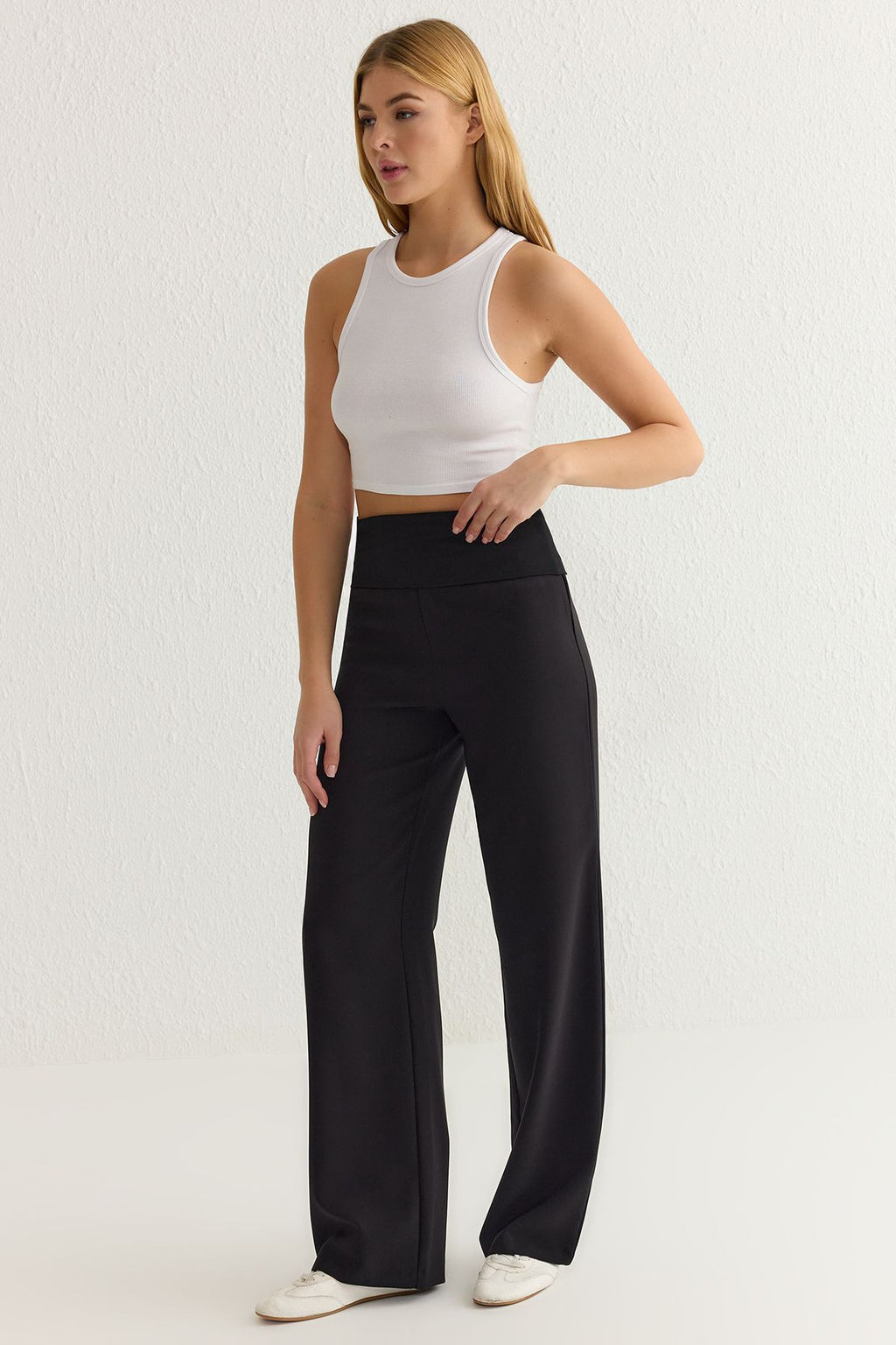 TRENDYOLMILLA Siyah Beli Esnek Lastikli Wide Leg/Genis Paca Dokuma Pantolon TWOSS25PL00019 фото 3