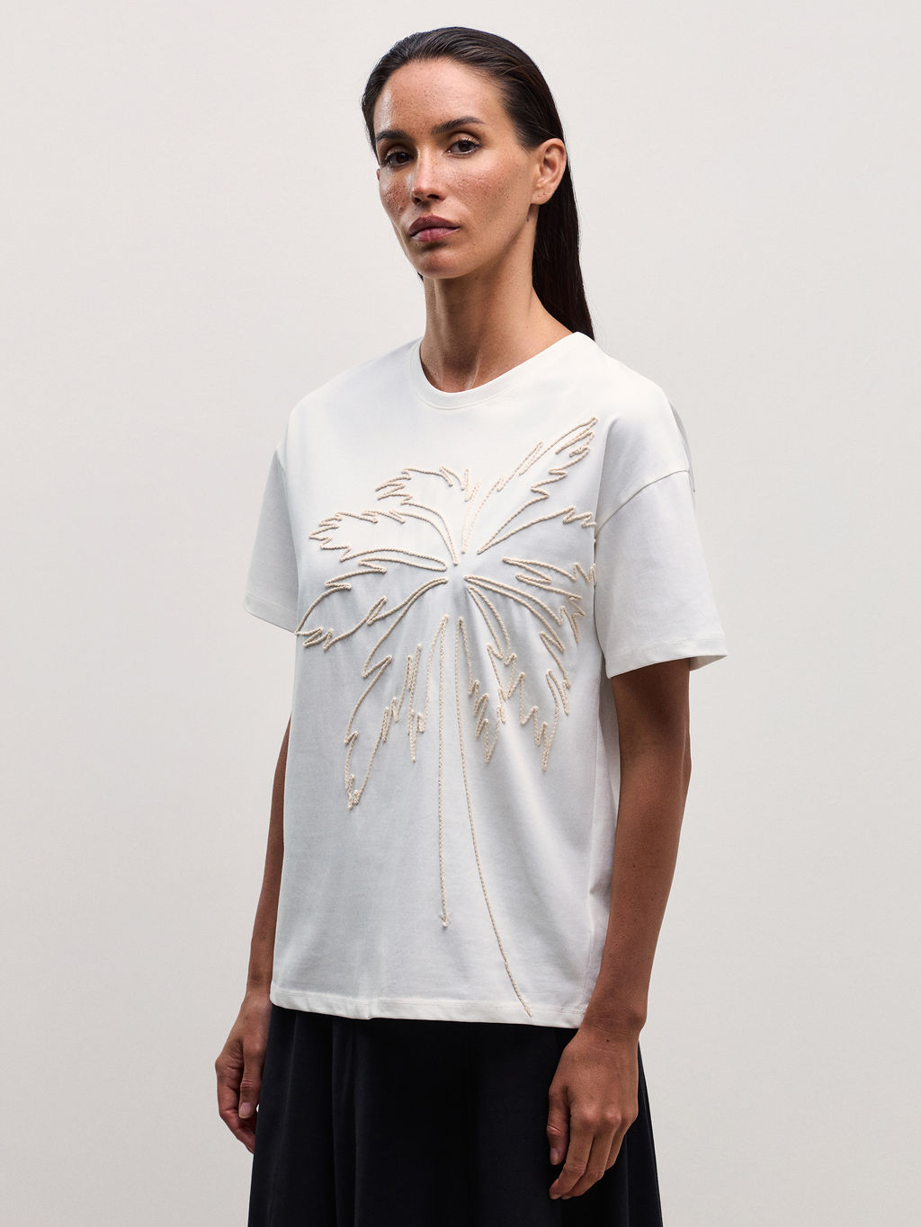 Футболка с декоративной вышивкой / Zarina  фото 6