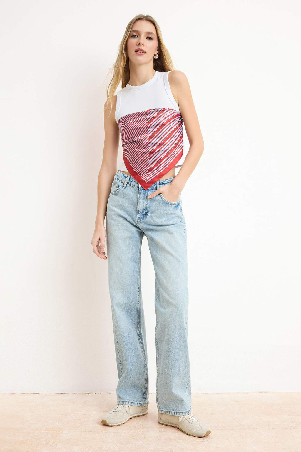 Mavi Yuksek Bel Straight/Duz Kesim %100 PamukluJeans TWOSS26JE00177 - Trendyolmilla фото 2