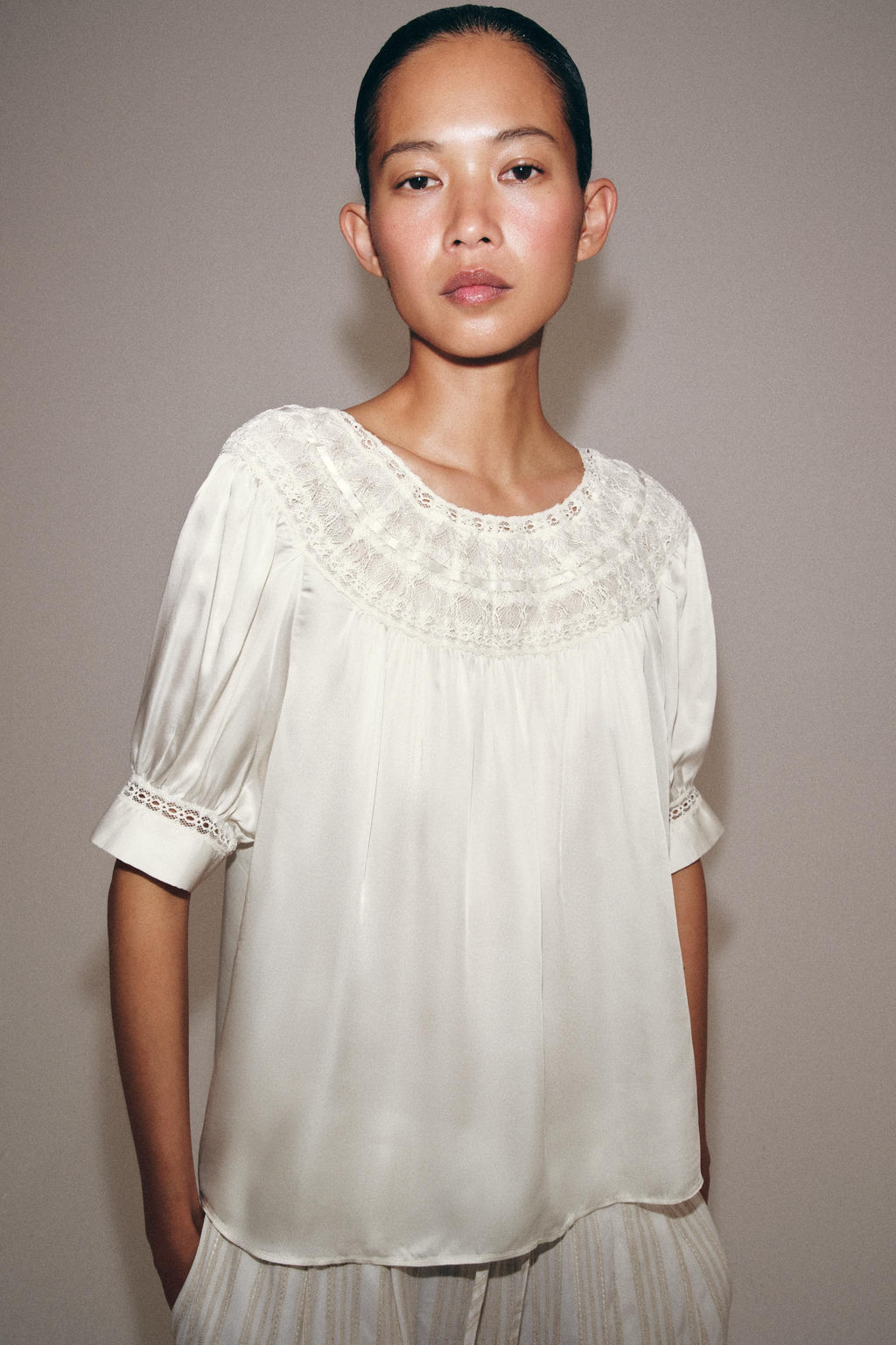 BLUSA MANGA CORTA ENCAJE ZW COLLECTION / Blanco - Zara фото 2