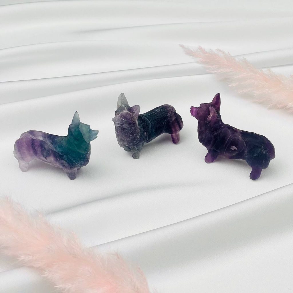 Фигурка "Собака" из Флюорита