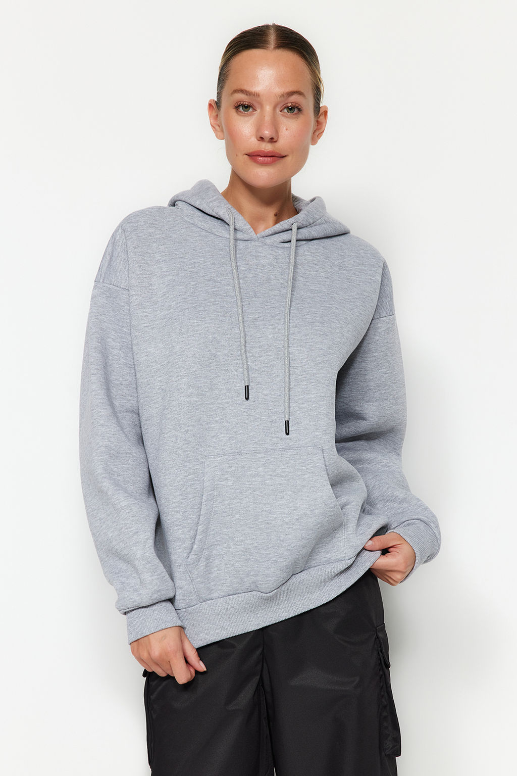 Gri Melanj Kal?n Ici Polarl? Oversize/Genis Kal?p Kapusonlu Basic Orme Sweatshirt TWOAW24SW00103
