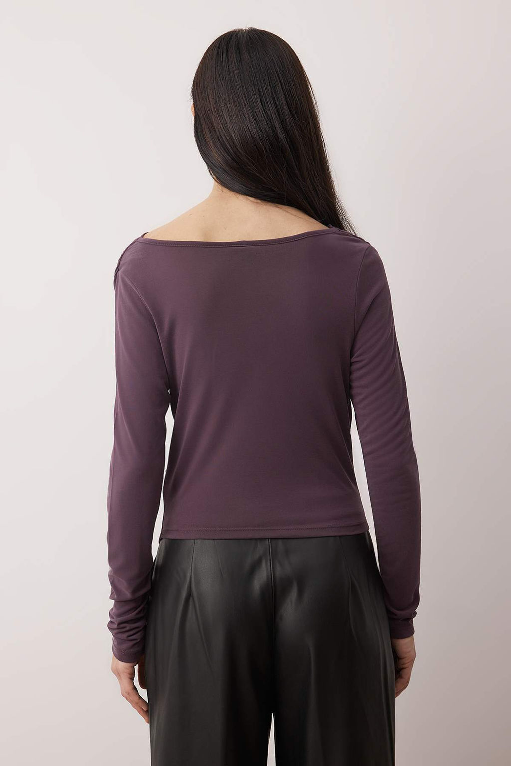 Murdum Modal Kumas Degaje Yaka Drapeli Vatkal? Asimetrik Orme Bluz TWOAW25BZ00031