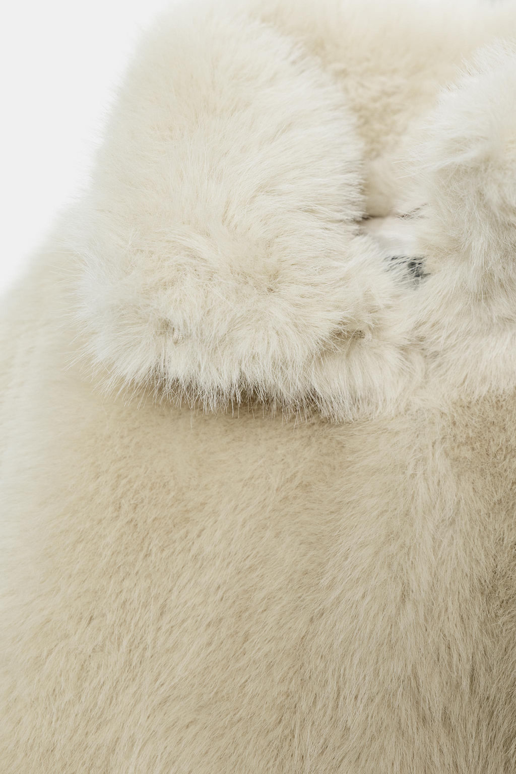 SHORT FAUX FUR COAT WITH TOGGLES - Zara фото 6