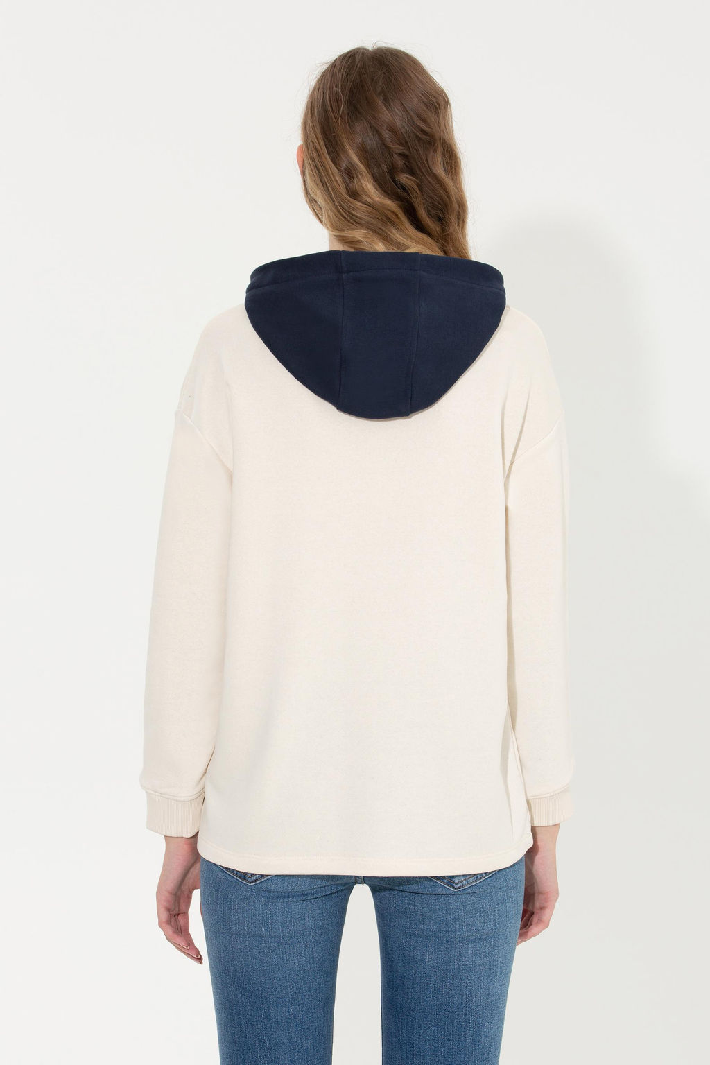 Kad_n Ekru Kap__onlu Sweatshirt