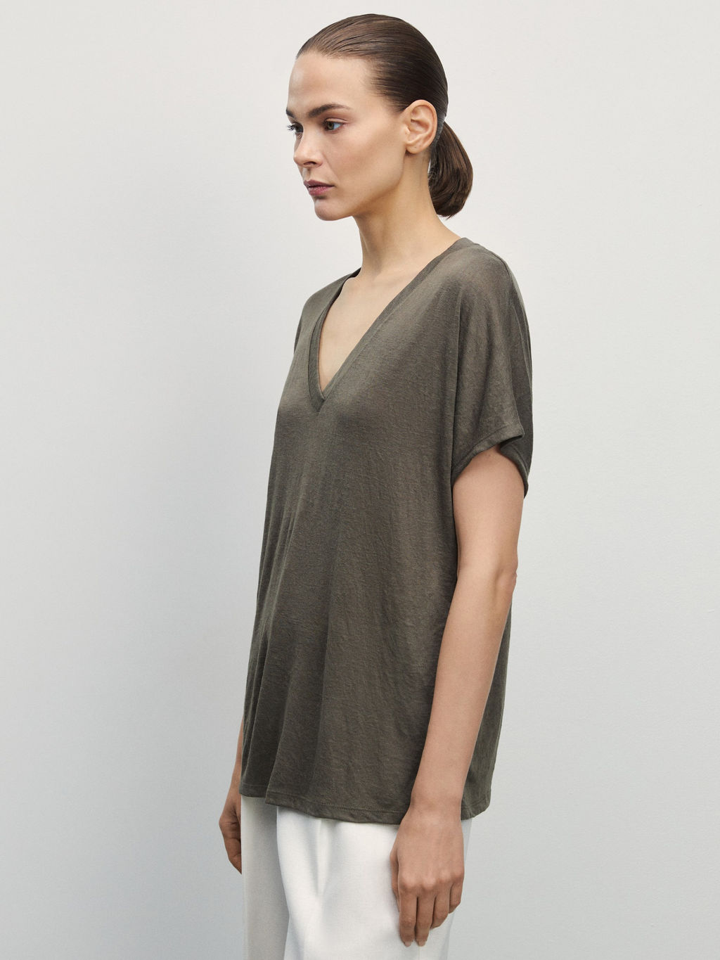 Футболка со спущенным плечом / Zarina  фото 4