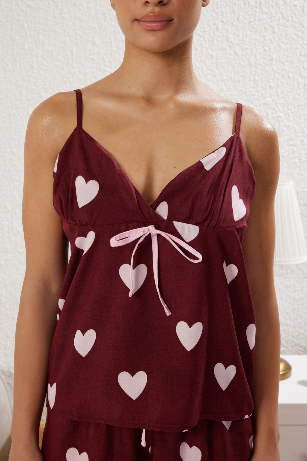 Trendyolmilla Bordo Kalpli Baglamal?/Fiyonklu Viskon Sortlu Dokuma Pijama Tak?m? THMSS25PT00037