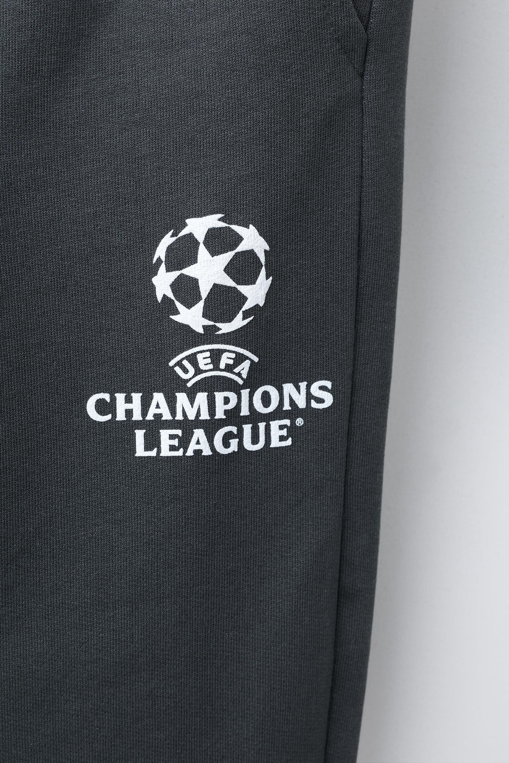 UEFA CHAMPIONS LEAGUE ® JOGGERS - Zara фото 10