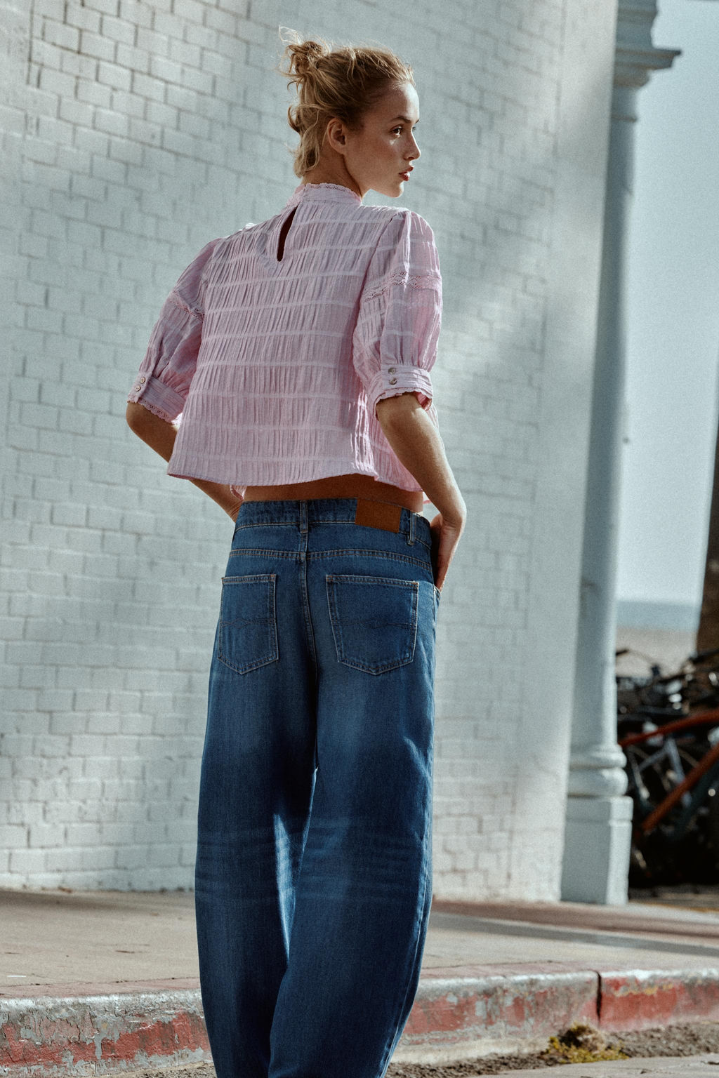 CAMISA ENTREDOSES MANGA GLOBO / Rosa - Zara фото 4