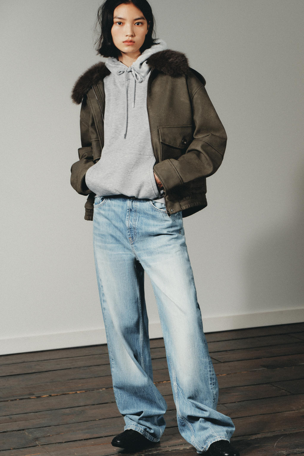 TRF WIDE LEG MID-WAIST JEANS - Zara фото 3