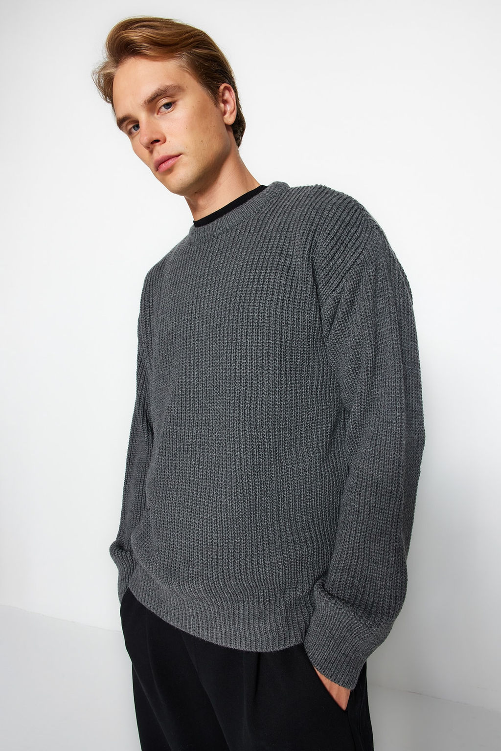 Antrasit Oversize Fit Genis Kal?p Bisiklet Yaka Basic Triko Kazak TMNAW23KZ00189