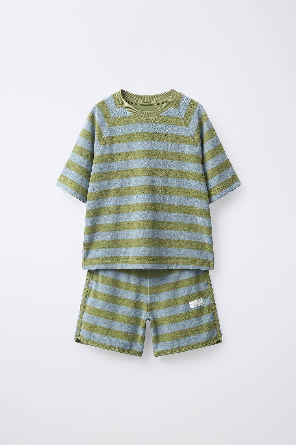 CONJUNTO CAMISETA Y BERMUDA RAYAS EFECTO TOALLA / varios