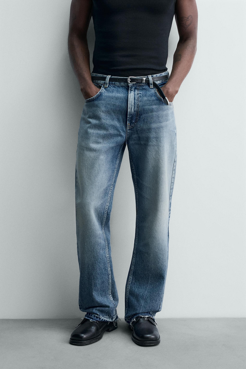 RIPPED FLARE FIT JEANS - Zara фото 5