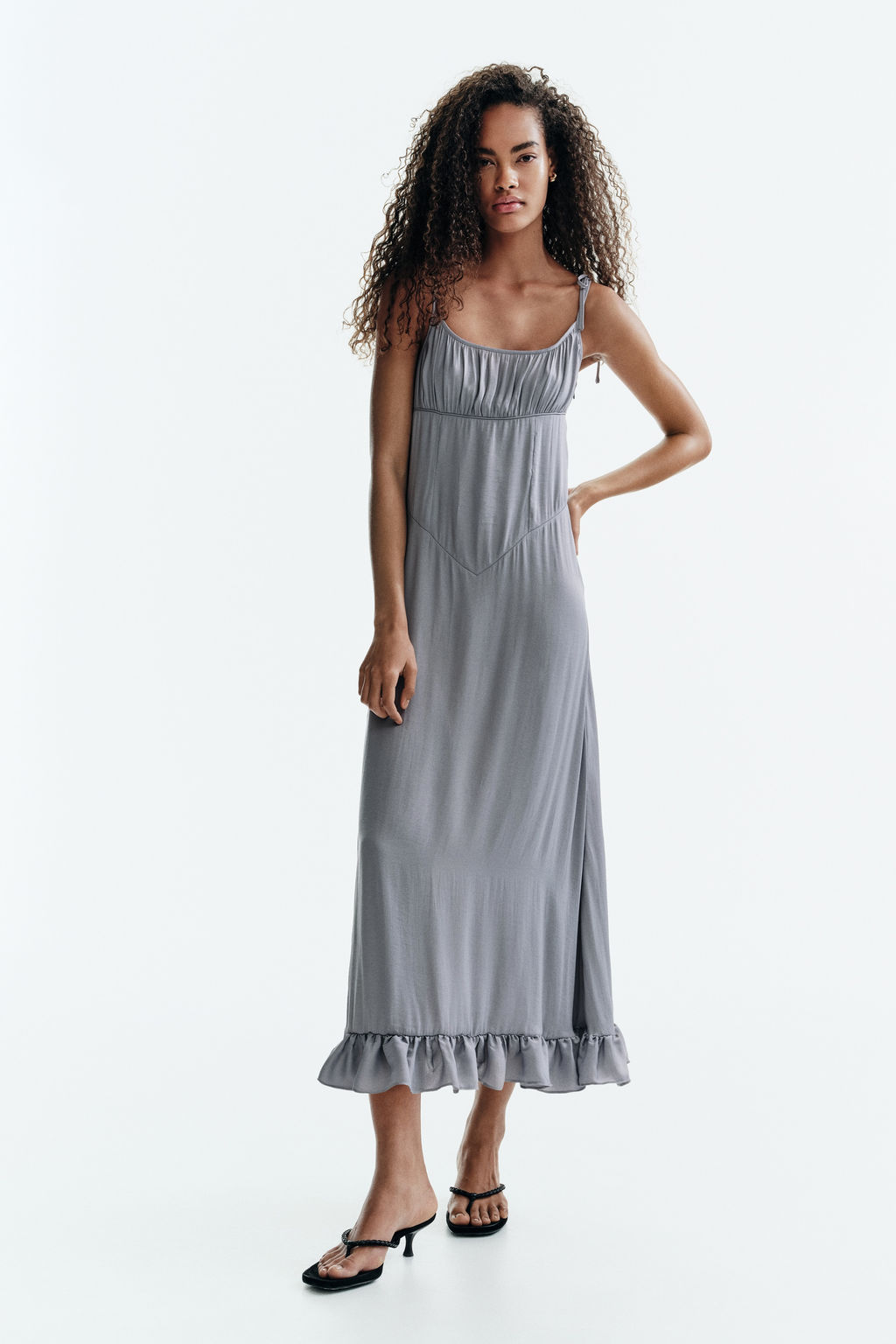 Vestido con tirantes de lazo y bajo de volante - H&m фото 2