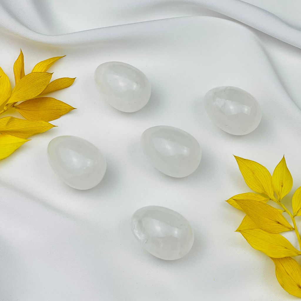 Яйцо из молочного Кварца