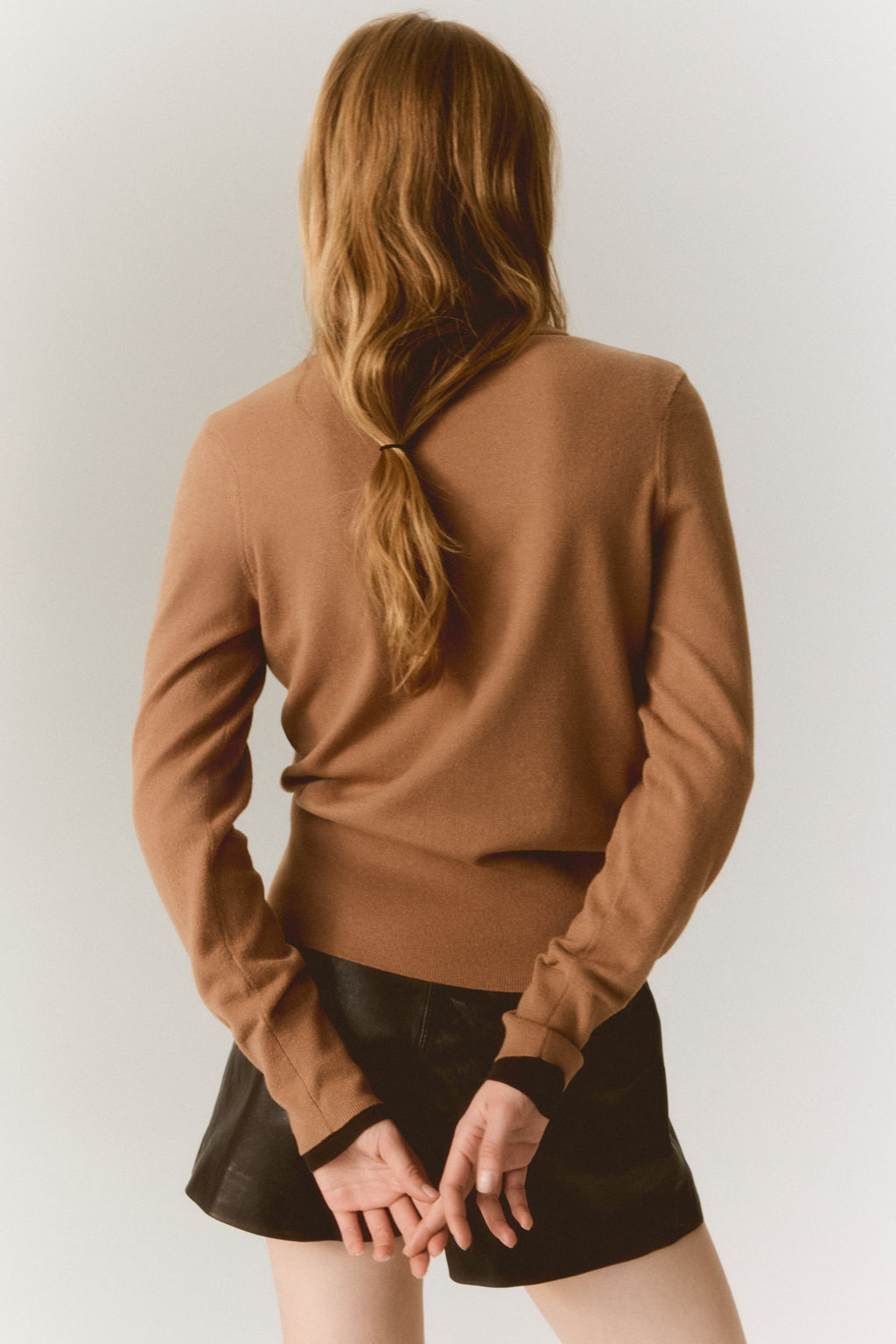 Jersey con escote en V - H&m фото 6