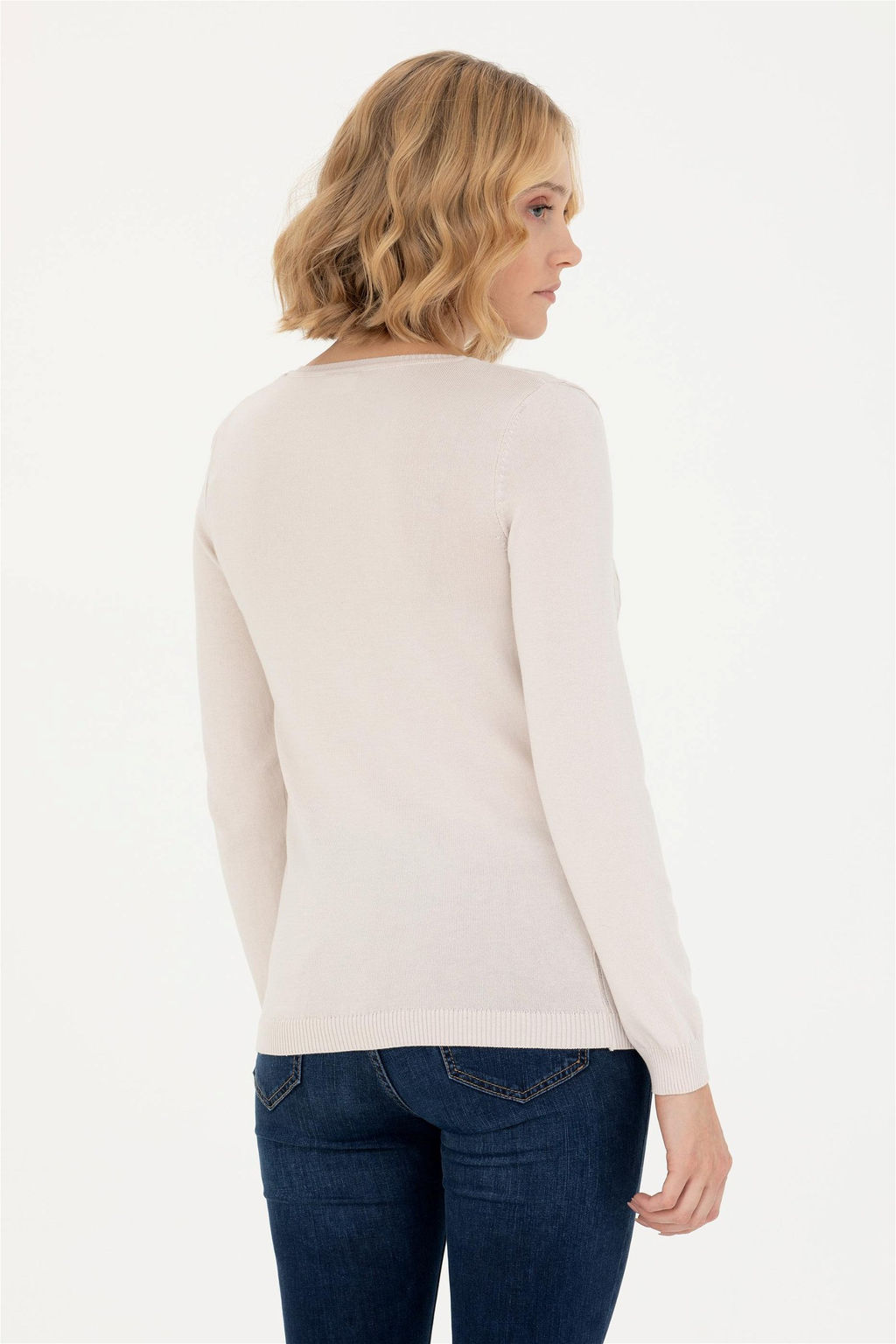 Женский кремовый базовый свитер с v-образным вырезом Неожиданная скидка в корзине - U.s. polo assn фото 5