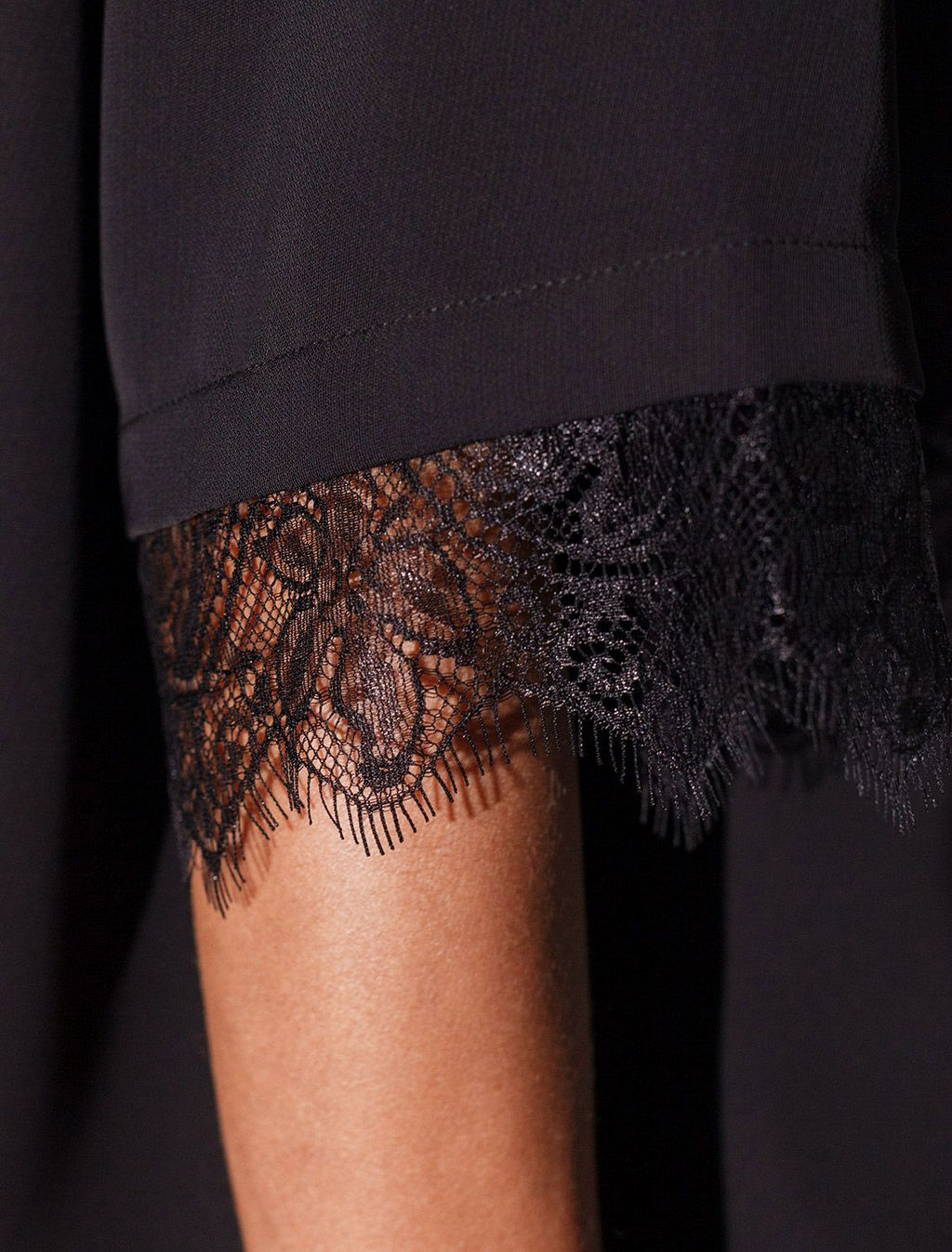 Блузка свободная из креп-шифона с кружевом - Vilatte фото 2