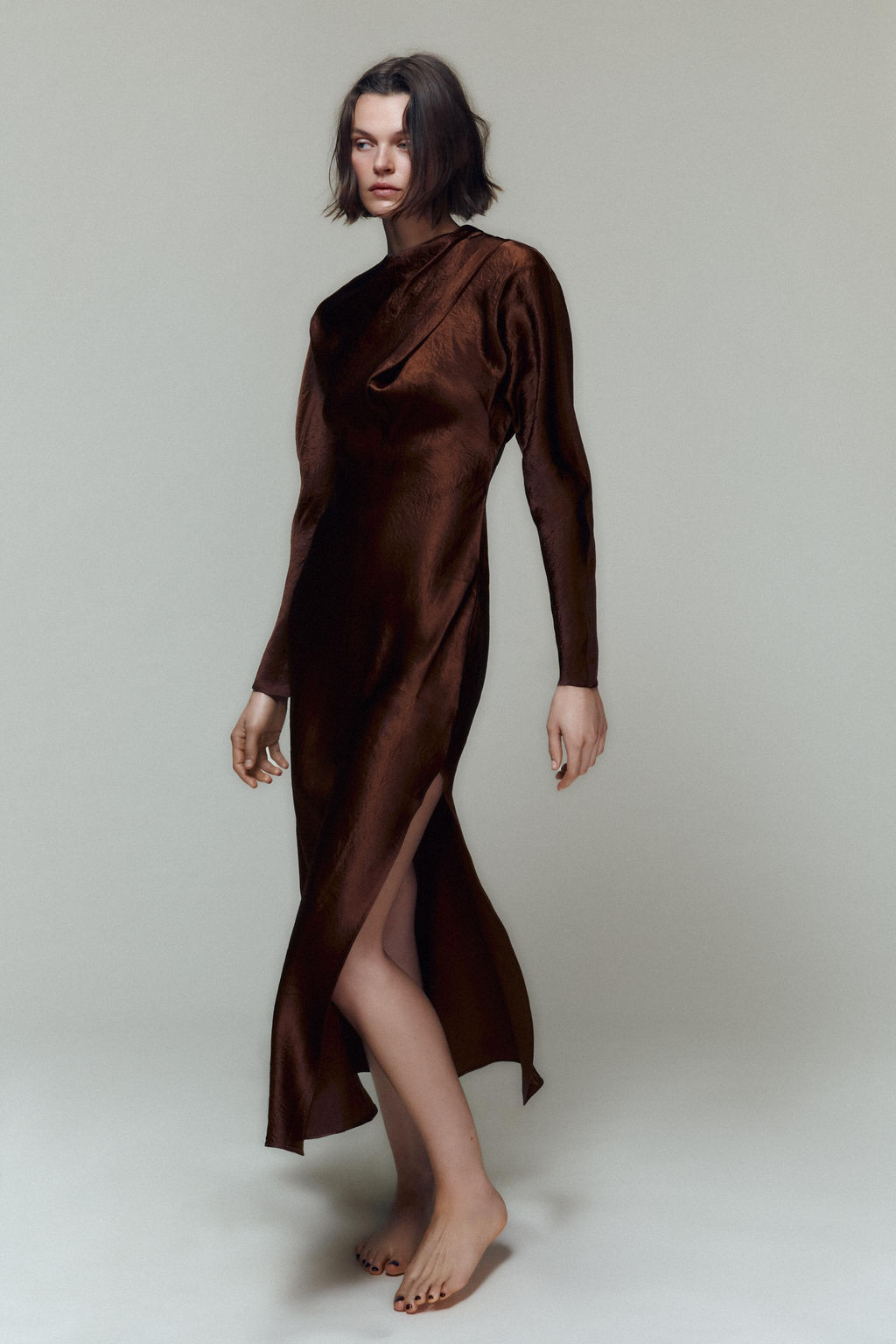 CRUMPLED PLEATED MIDI DRESS - Zara фото 3