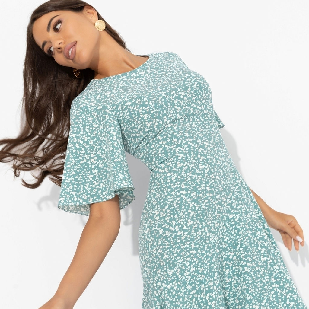 Платье приталенного силуэта, Жду комплиментов