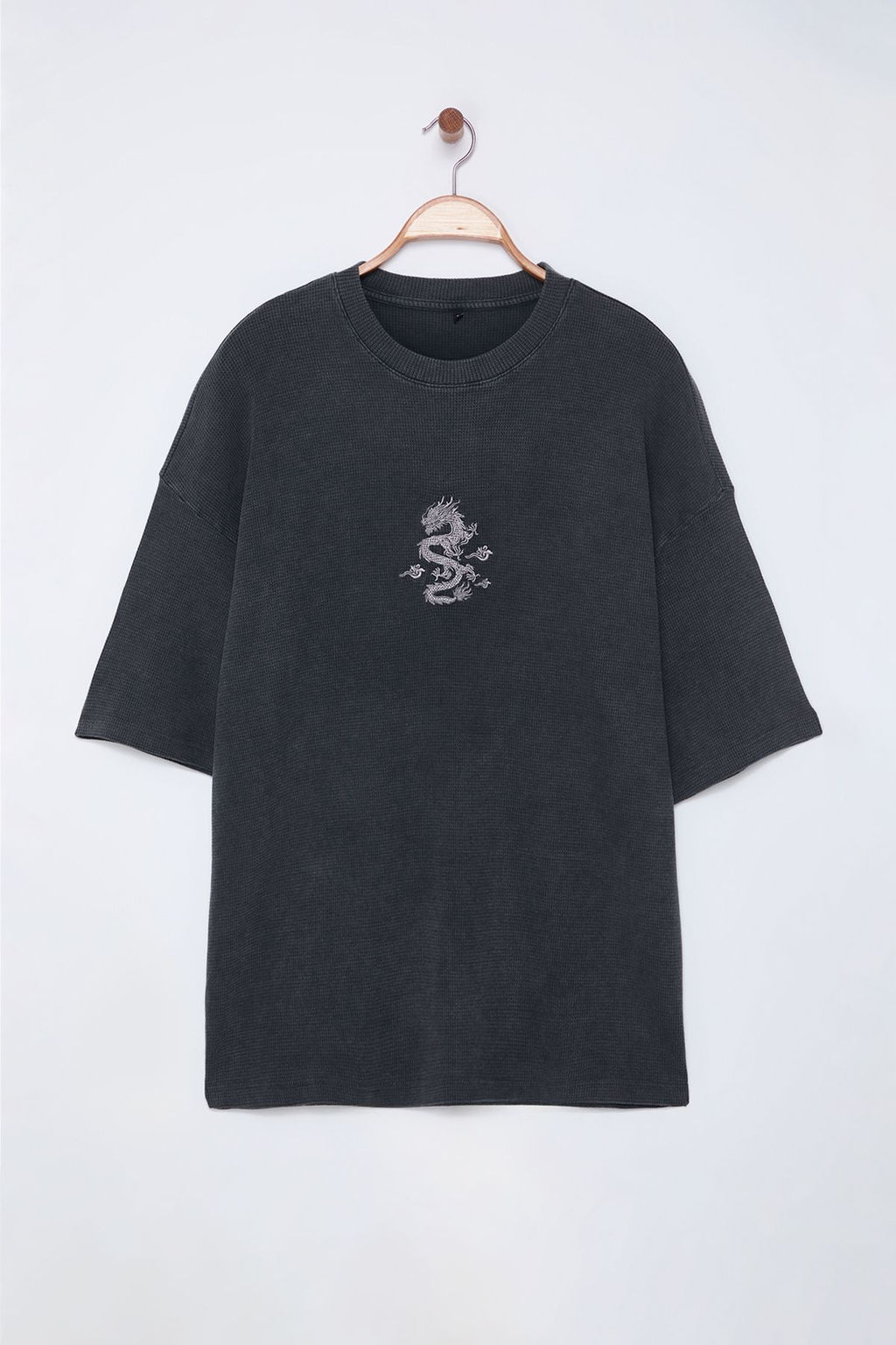 TRENDYOL MAN Antrasit Oversize/Genis Kesim Dokulu Nak?sl? T-Shirt TMNSS25TS00060 - Trendyolmilla фото 2