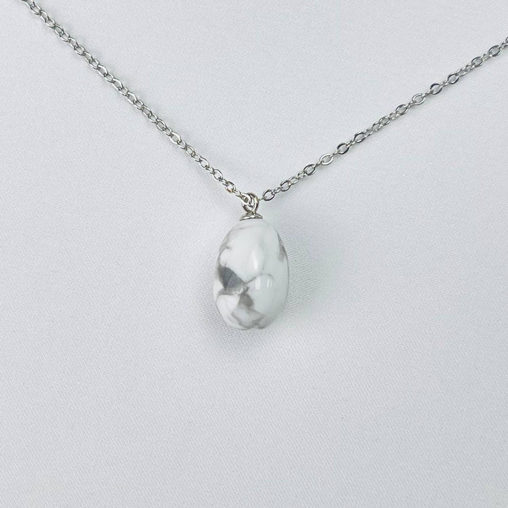 Кулон на цепочке из Говлита 42 см +