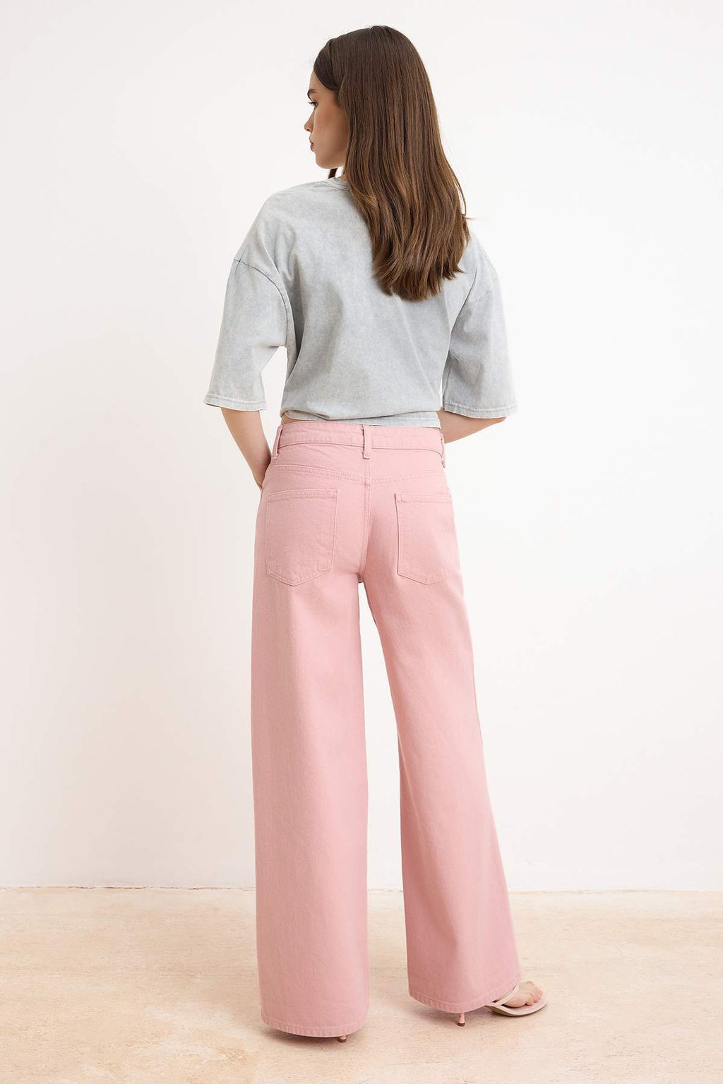 Pembe Cep Detayl? Yuksek Bel Wide Leg Jeans TWOSS26JE00286 - Trendyolmilla фото 4