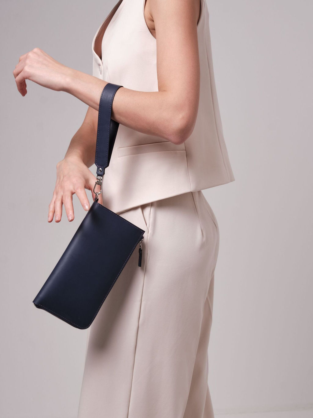 Клатч кожаный Azaro 30647 фиолетовый цветок