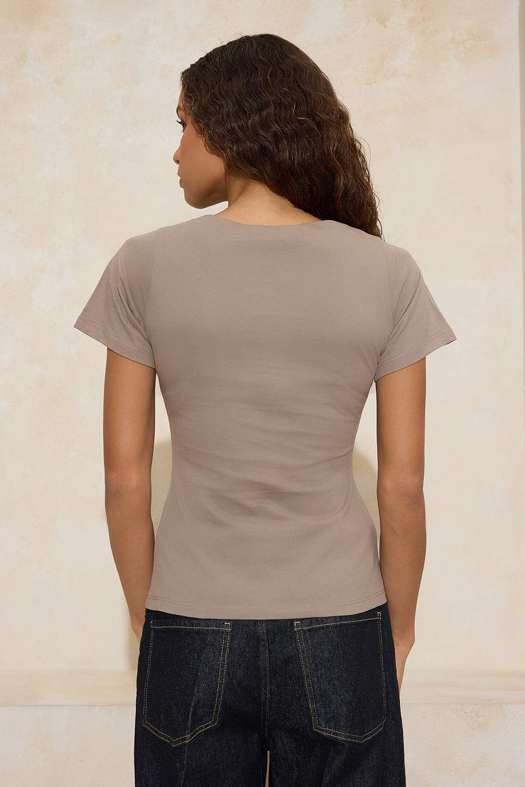 Vizon Relaxed/Rahat Kal?p Kay?k Yaka K?sa Kollu %100 Pamuk Orme T-Shirt TWOSS26TS00004