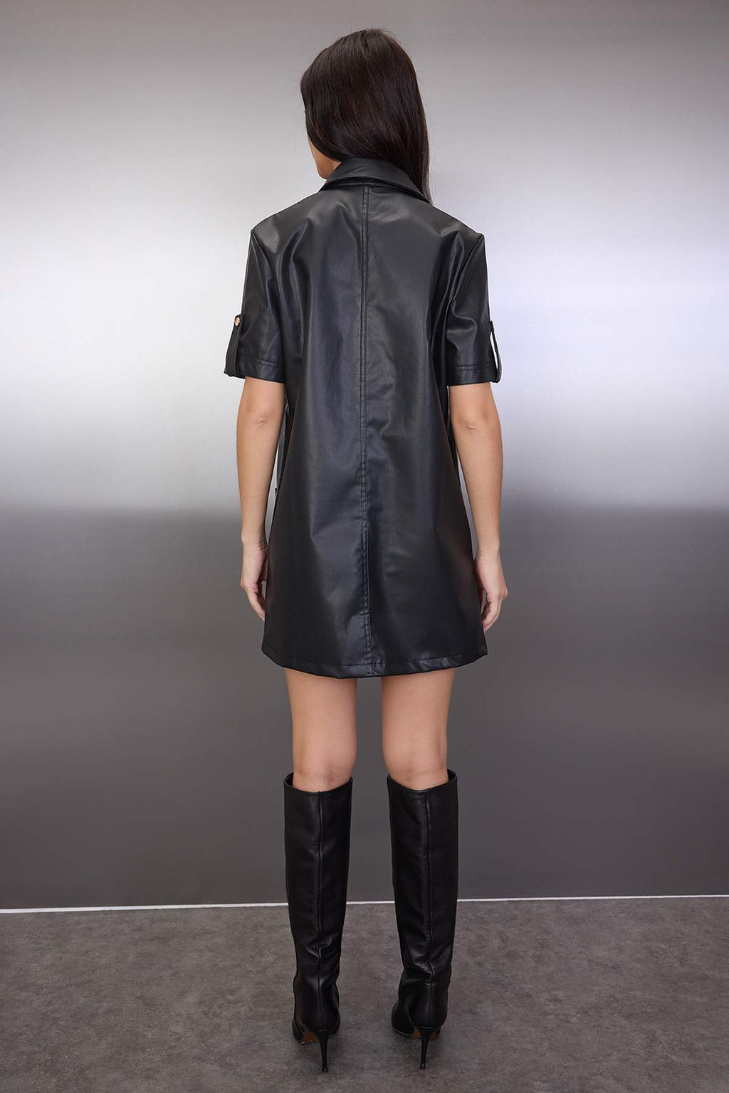 Siyah Duz Dugmeli K?sa / Mini Dokuma Elbise TWOAW26EL00351