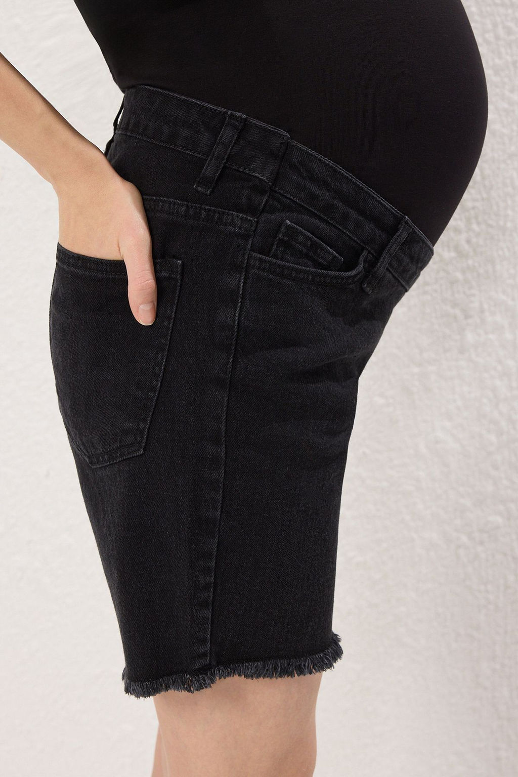 Siyah Kar?n Panelli Hamile Denim Sort TBBSS25AP00027 - Trendyolmilla фото 2